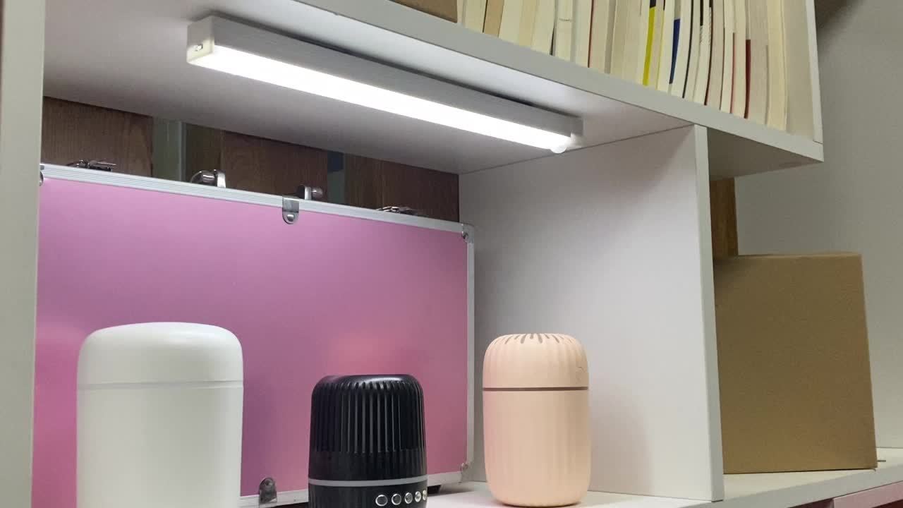 Rechargeable Motion Sensor LED Light Strip with Human Body Detection, Magnetic Adhesive & USB-Powered Smart Lighting - Cordless Floor/ Ceiling/ Wall Light for Kitchen, Wardrobe, Stairs, Hallway - Energy-Efficient LED Tube Lig